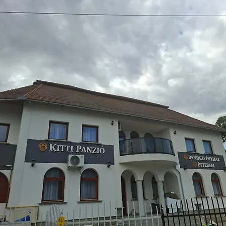 Bed & Breakfast Kitti Panzio *